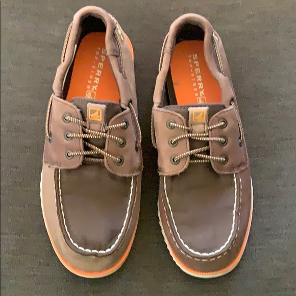 youth boat shoes